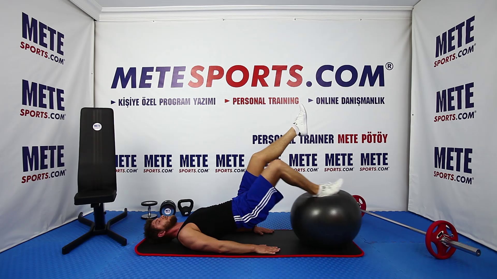 Vücut Geliştirme Hareketleri Pilates Topu ile Arka Bacak Curl Mete